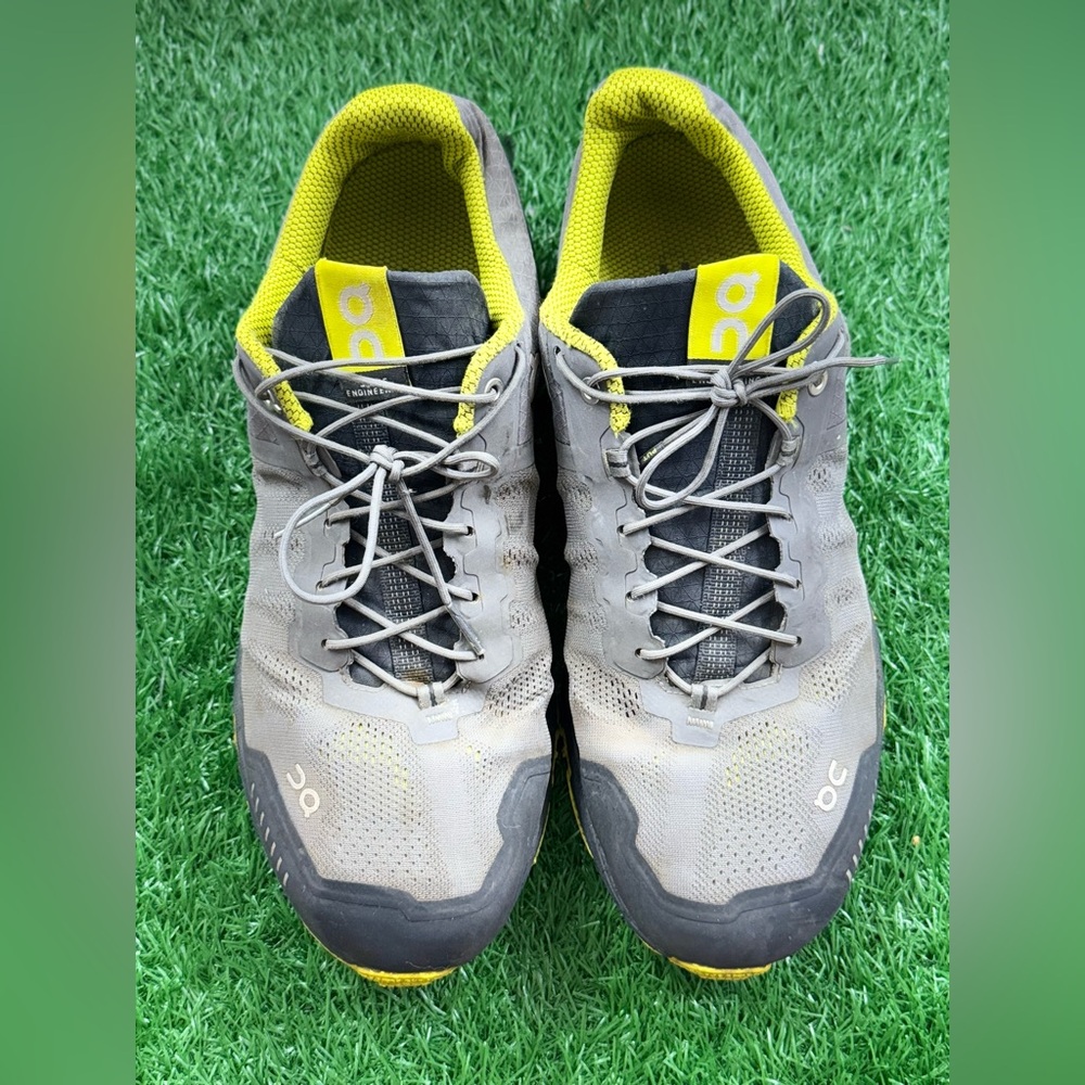 On Running men’s running shoes size 12